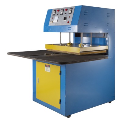 加大型吸塑包裝機(jī)