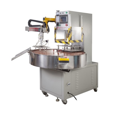 鋸片吸塑包裝機(jī)