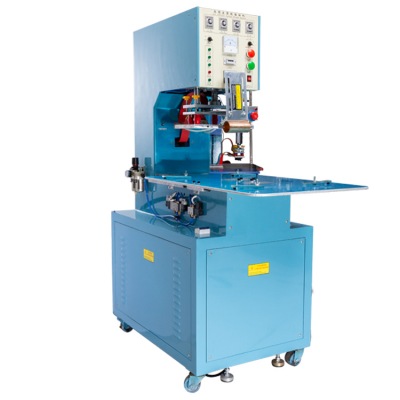 轉(zhuǎn)盤(pán)式單面吸塑機(jī)